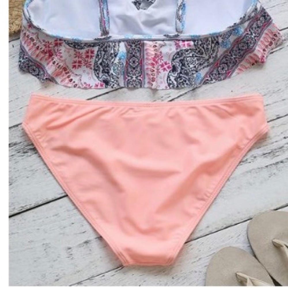 Bikini - Picture 4 of 6